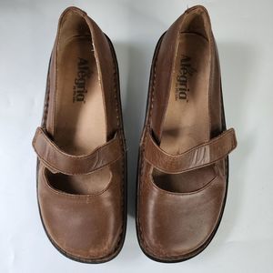 Alegria Brown Women's Sneakers